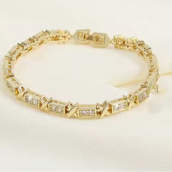🔥 NEW | 18K Gold Plated Bracelet with with Cubic Zirconia 💎 - Picture 5 of 5